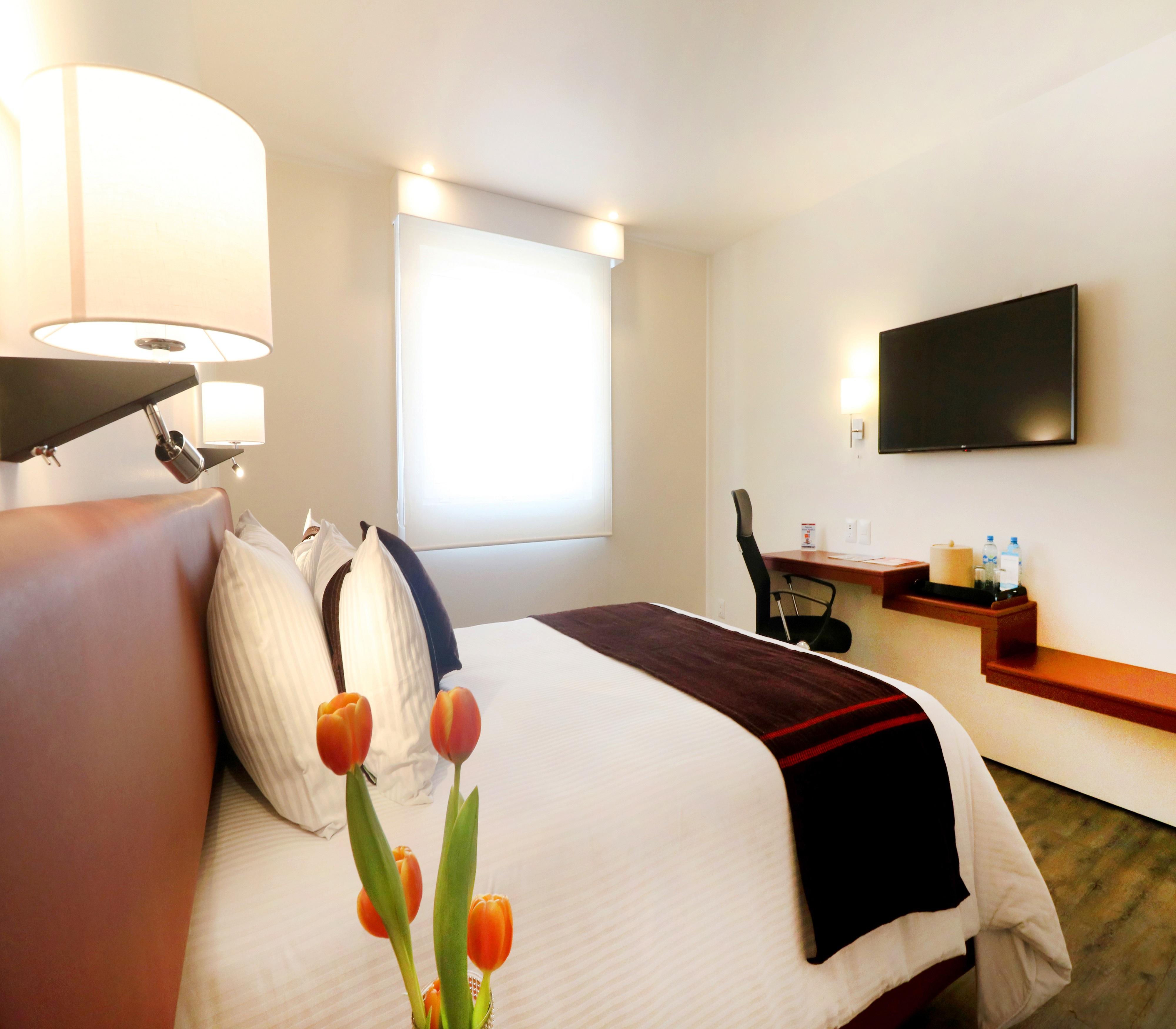 Hotel Mision Express Querétaro Esterno foto