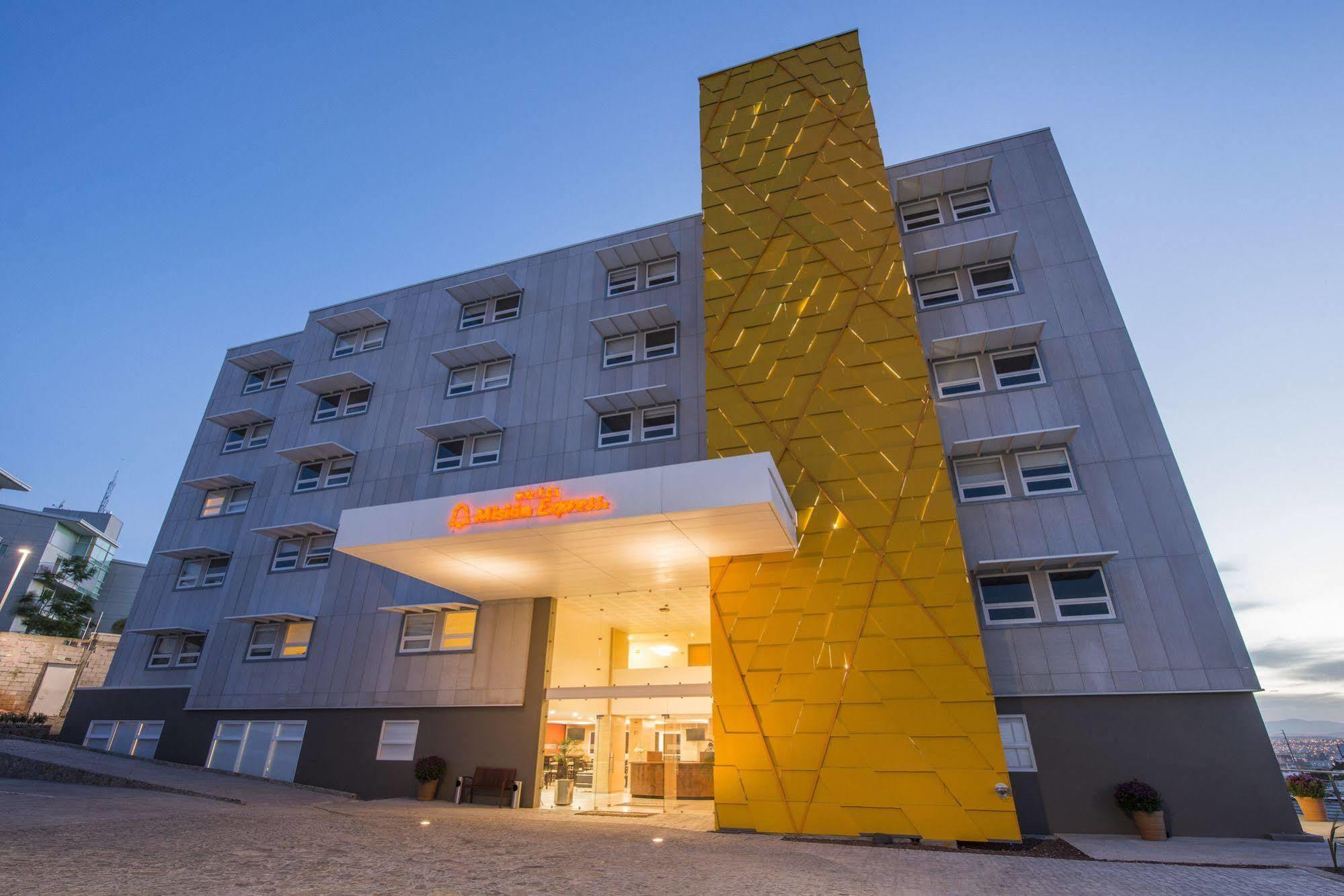 Hotel Mision Express Querétaro Esterno foto