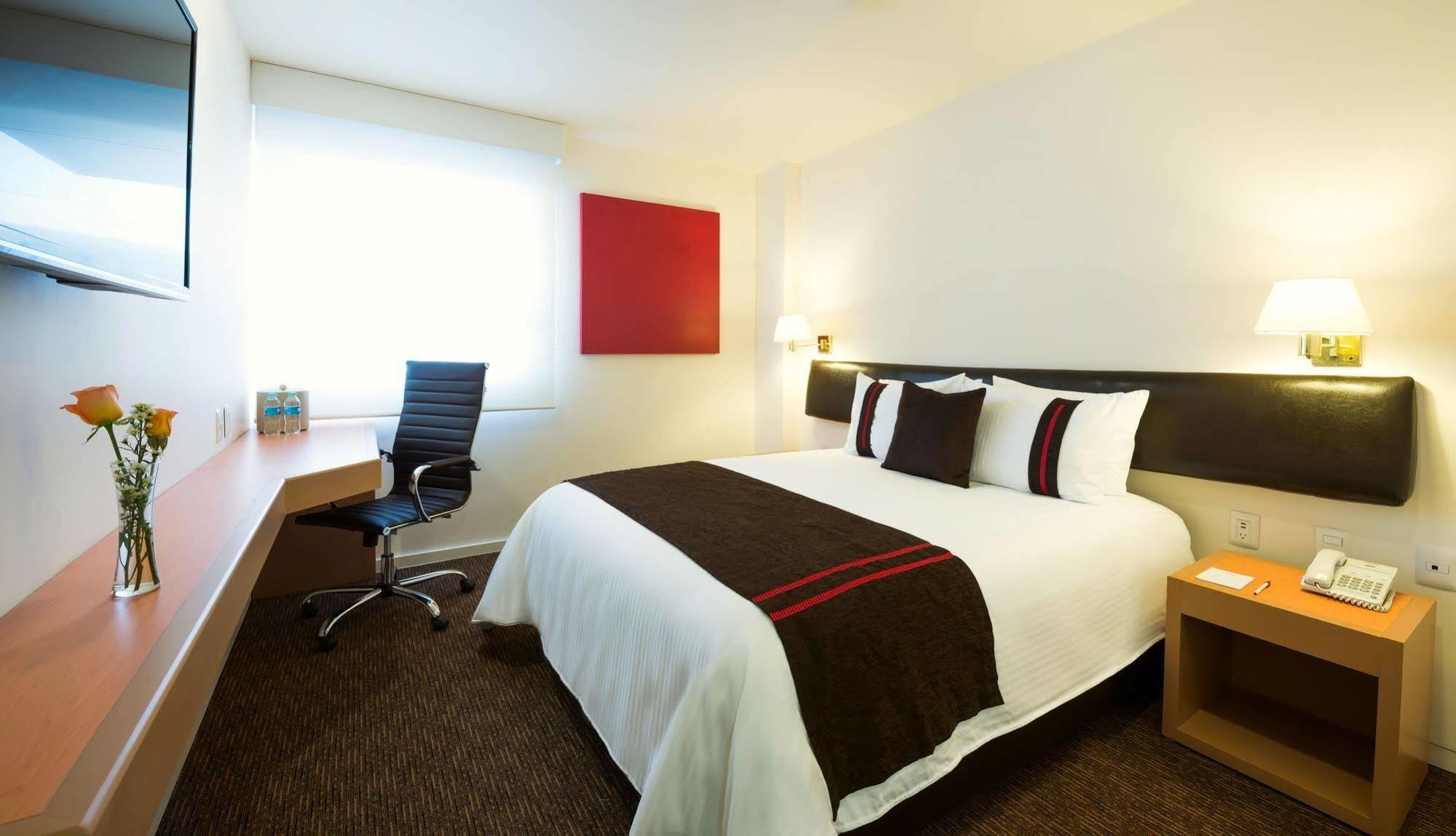 Hotel Mision Express Querétaro Esterno foto
